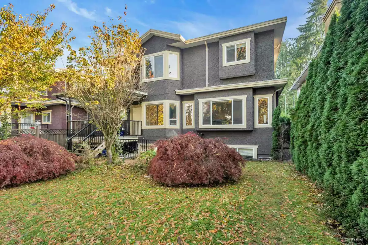 Swimming Pool Photo of 7865 Rosewood Street, Burnaby, BC