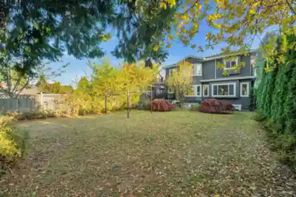 Hot Tub / Spa Photo of 7865 Rosewood Street, Burnaby, BC