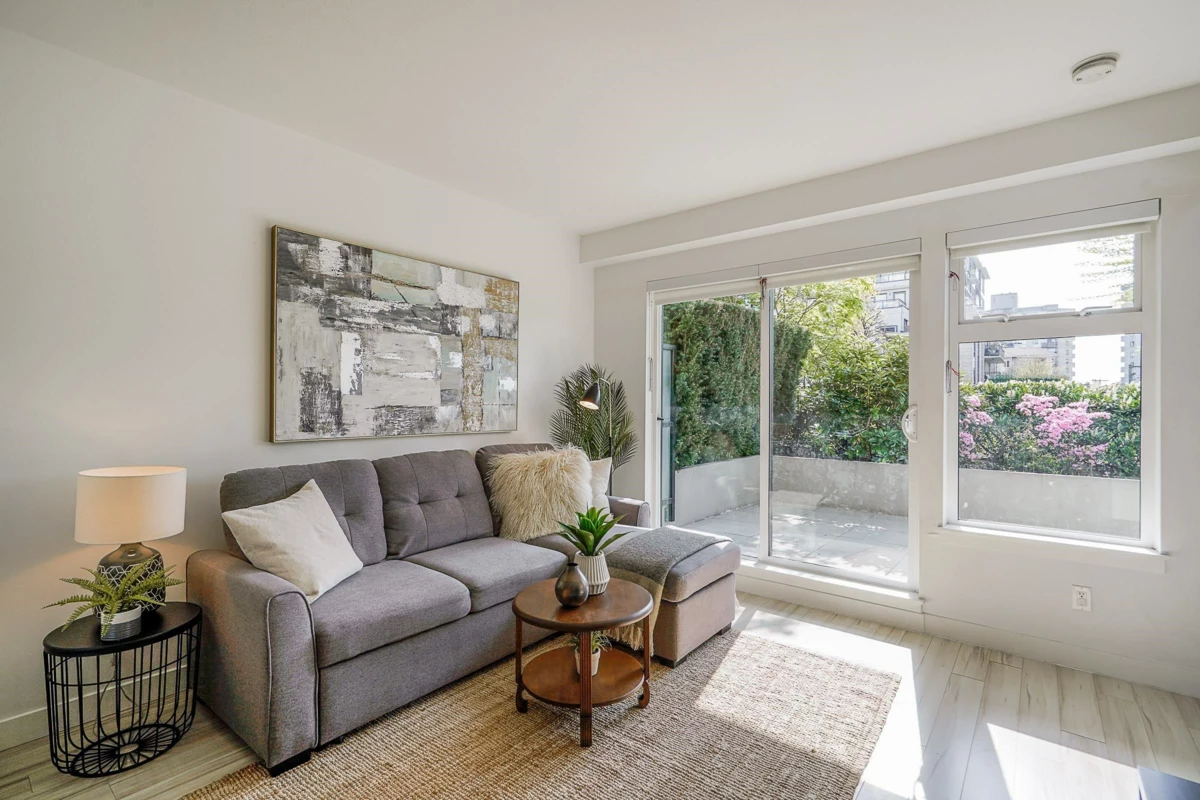 Breakfast Nook Photo of 214 111 E 3rd Street, North Vancouver, BC
