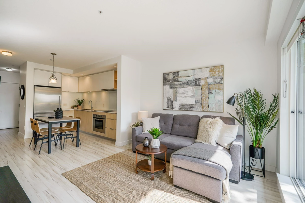 Kitchen Island Photo of 214 111 E 3rd Street, North Vancouver, BC