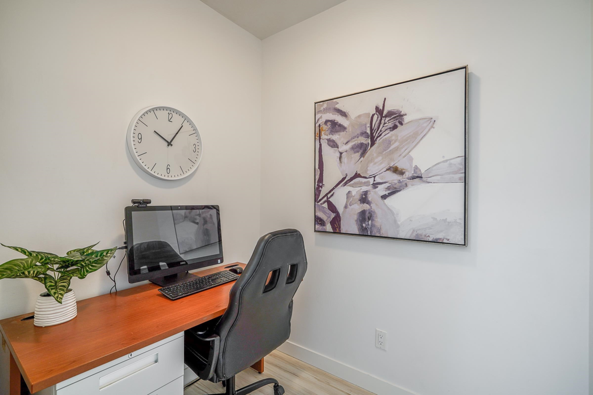 Office / Den Photo of 214 111 E 3rd Street, North Vancouver, BC
