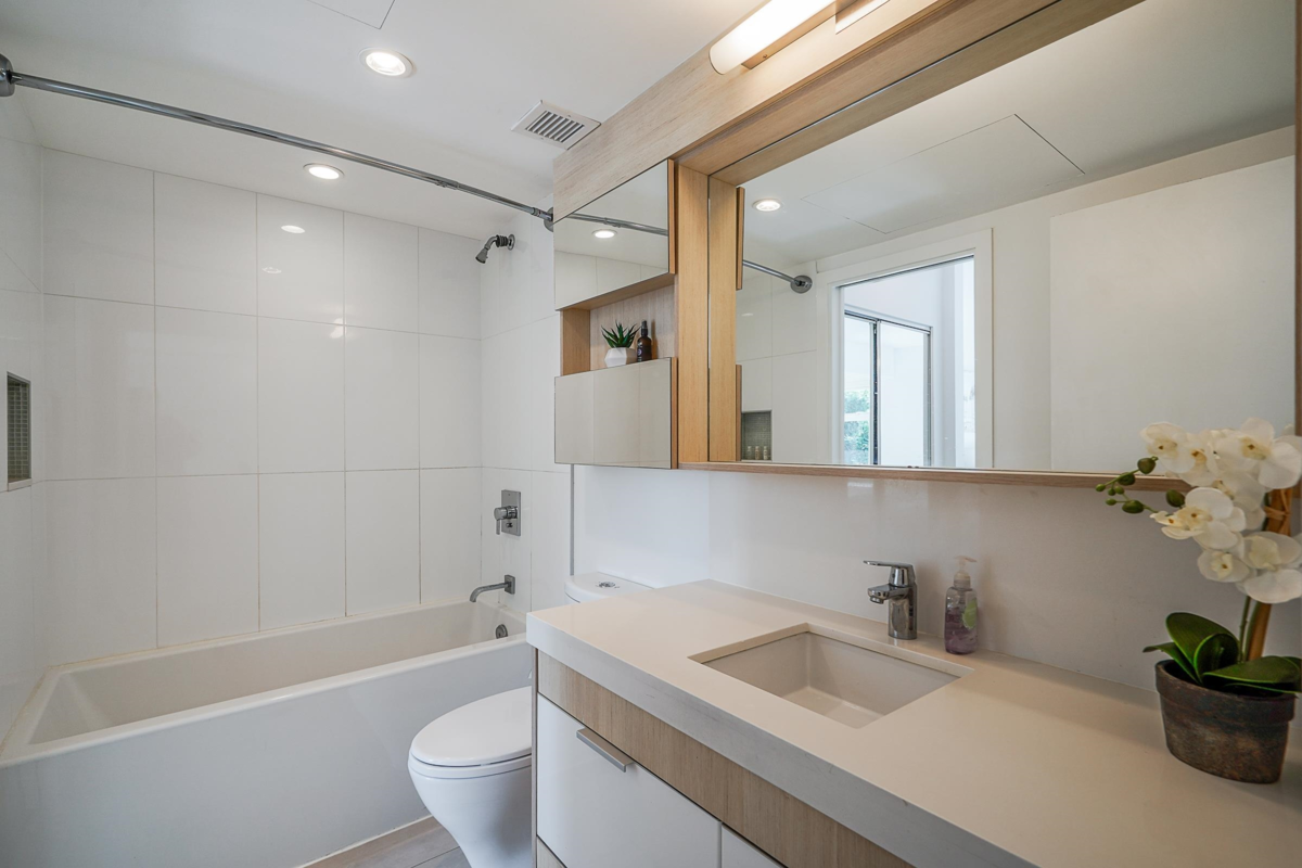 Powder Room Photo of 214 111 E 3rd Street, North Vancouver, BC