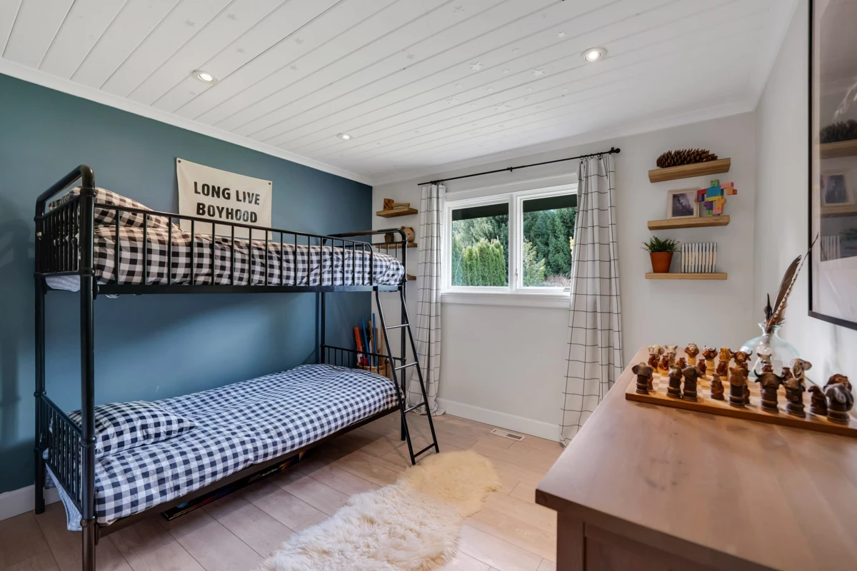 Guest Bathroom Photo of 1518 Eagle Run Drive, Squamish, BC