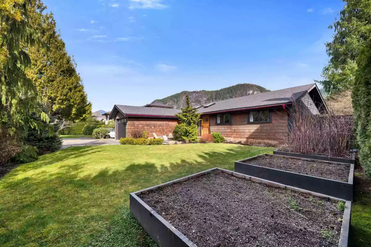 Mudroom Photo of 1518 Eagle Run Drive, Squamish, BC