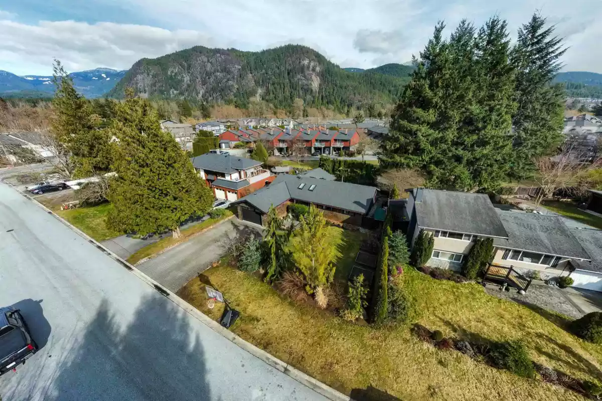 Outdoor Deck Photo of 1518 Eagle Run Drive, Squamish, BC