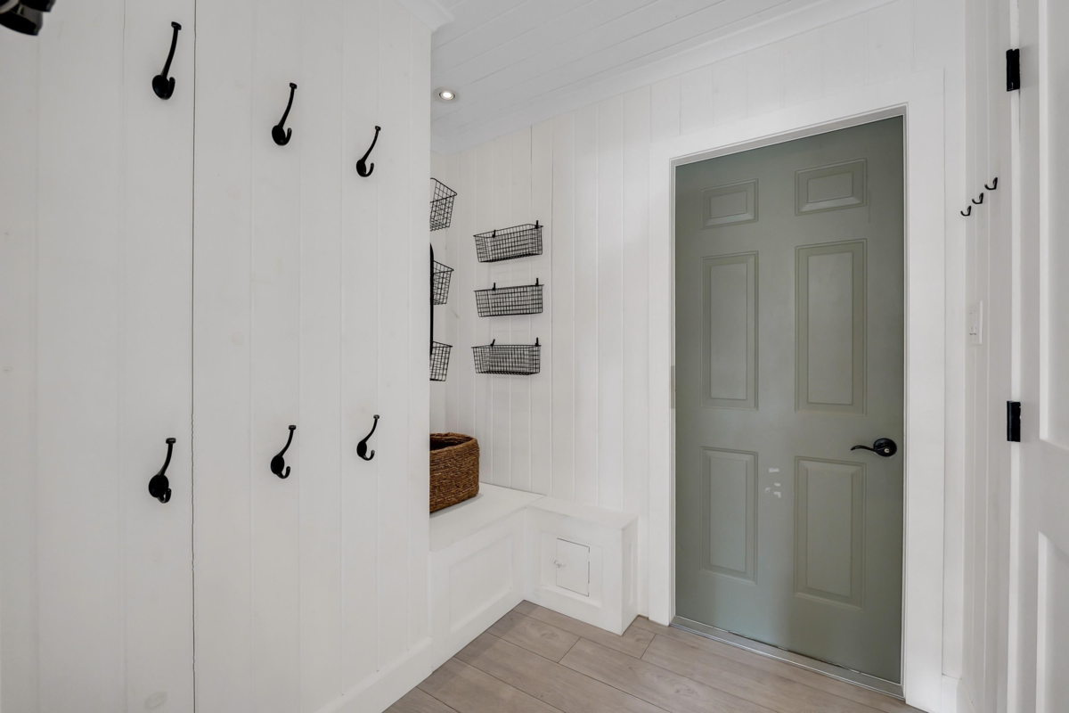 Primary Bathroom Photo of 1518 Eagle Run Drive, Squamish, BC