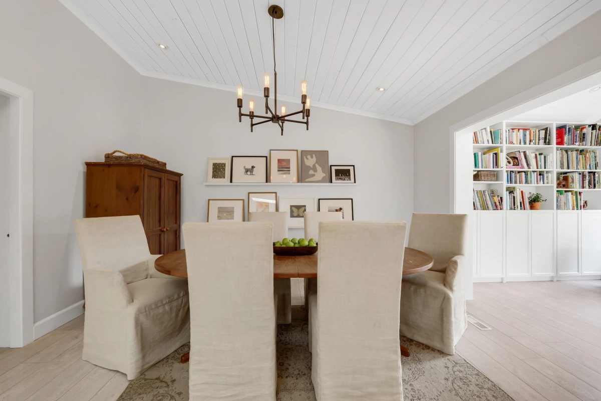 Primary Bedroom Photo of 1518 Eagle Run Drive, Squamish, BC