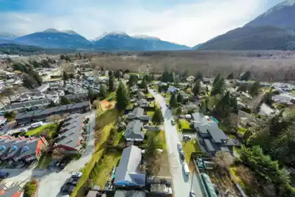 Outdoor Kitchen Photo of 1518 Eagle Run Drive, Squamish, BC