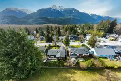 Outdoor Patio Photo of 1518 Eagle Run Drive, Squamish, BC