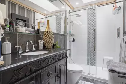 Mudroom Photo of 5957 Forglen Drive, Burnaby, BC