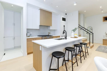 Breakfast Nook Photo of 2 944 E 13 Avenue, Vancouver, BC