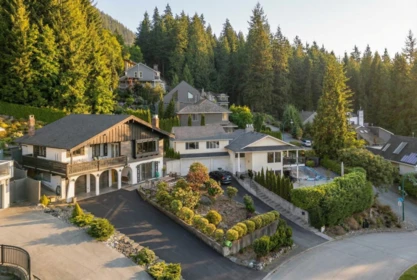 Garden / Landscaping Photo of 5508 Molina Road, North Vancouver, BC