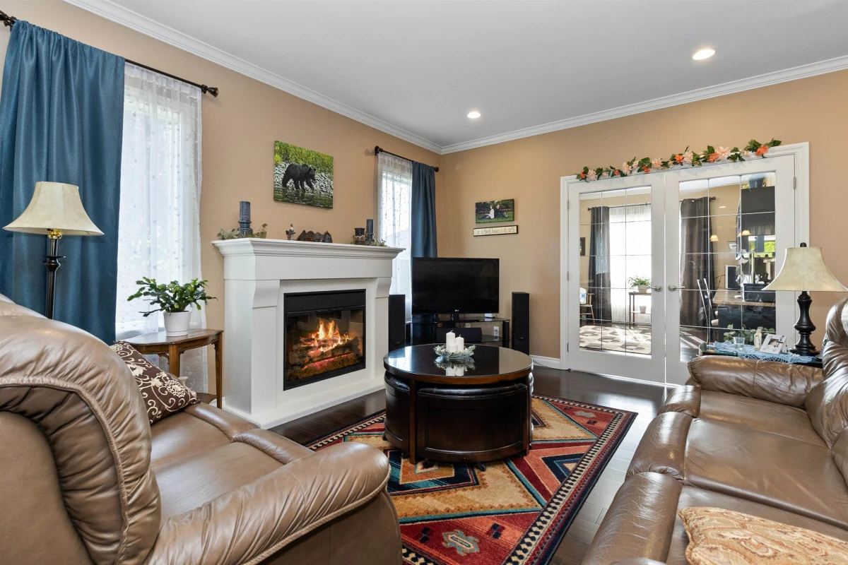 Living Room Photo of 64 7600 Chilliwack River Road, Chilliwack, BC