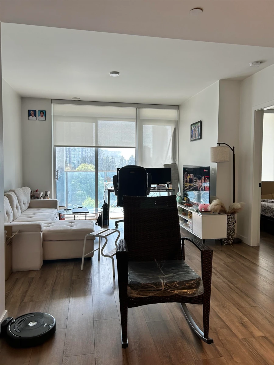 Family Room Photo of 809 10448 University Drive, Surrey, BC