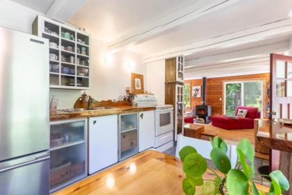Kitchen Island Photo of 6121 Golf Course Road, Sechelt, BC