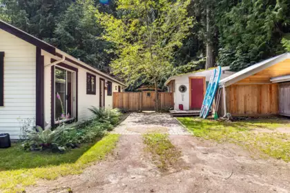 Laundry Room Photo of 6121 Golf Course Road, Sechelt, BC