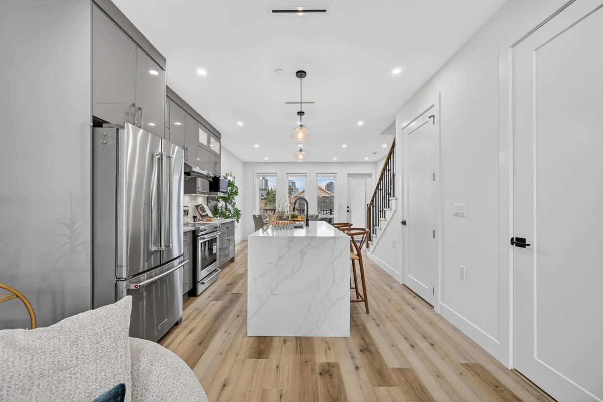 Family Room Photo of 516 W 60th Avenue, Vancouver, BC