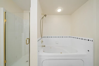 Entry Foyer Photo of 31553 Brookside Avenue, Abbotsford, BC