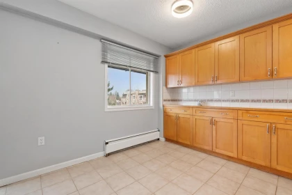 Kitchen Island Photo of 302 9477 Cook Street, Chilliwack, BC