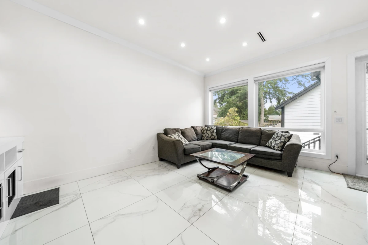 Living Room Photo of 6021 128a Street, Surrey, BC