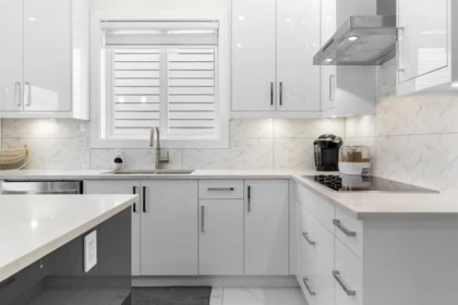 Kitchen Island Photo of 6021 128a Street, Surrey, BC