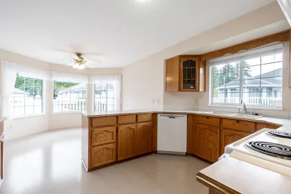 Basement Recreation Room Photo of 100 1450 Mccallum Road, Abbotsford, BC