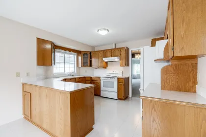 Office / Den Photo of 100 1450 Mccallum Road, Abbotsford, BC