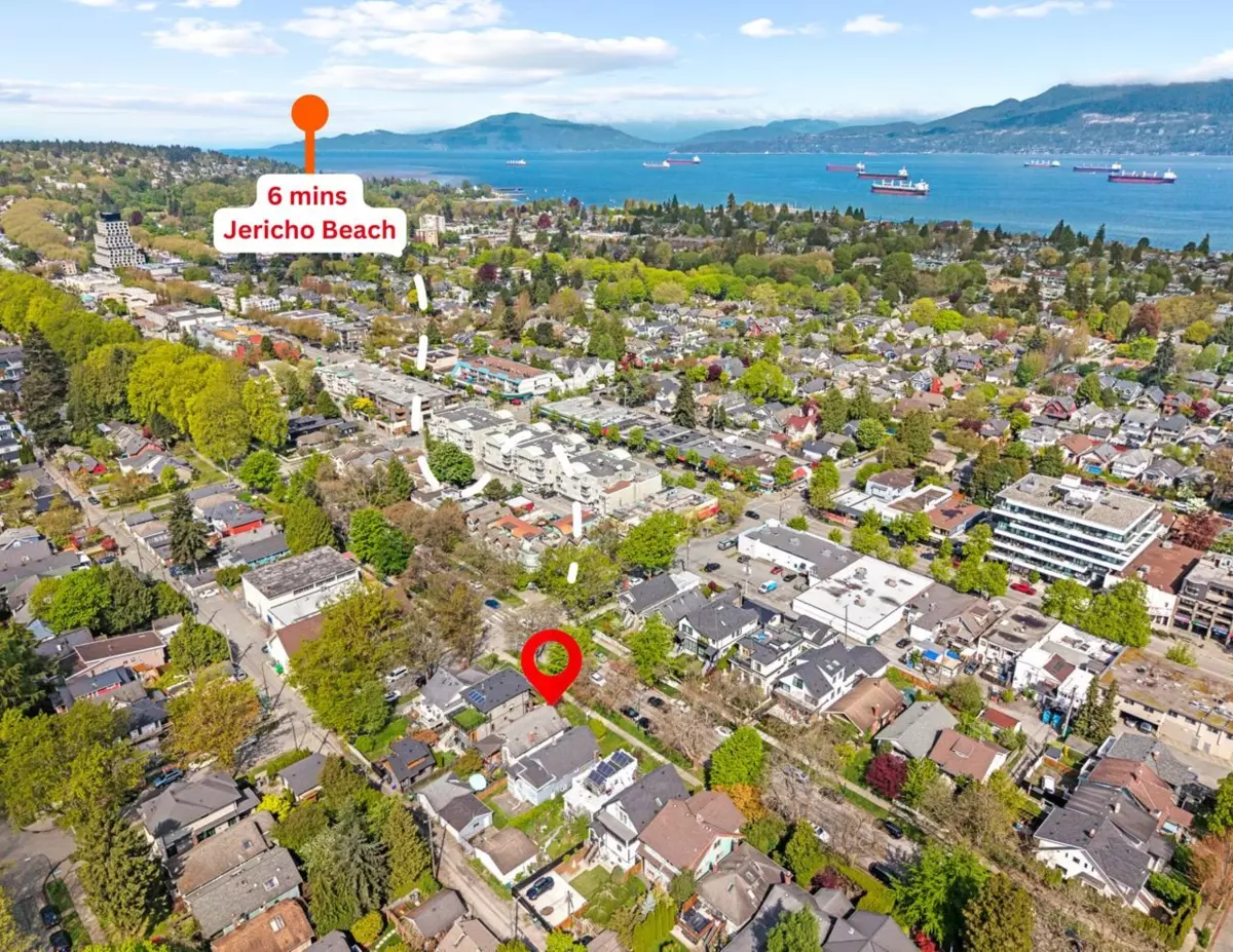 Family Room Photo of 3174 W 10th Avenue, Vancouver, BC