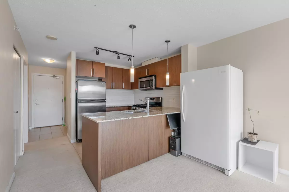 Dining Area Photo of 909 9888 Cameron Street, Burnaby, BC