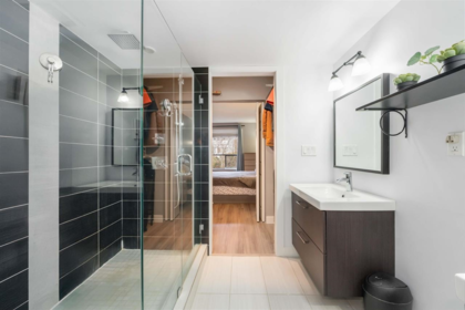 Powder Room Photo of 205 1473 Blackwood Street, White Rock, BC