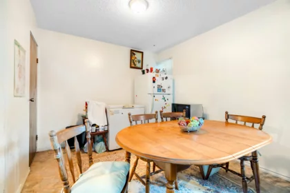 Kitchen Island Photo of 4 9400 128 Street, Surrey, BC