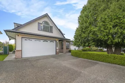 18186 Claytonwood Crescent, Surrey, BC, Surrey — Single Family Residence for sale