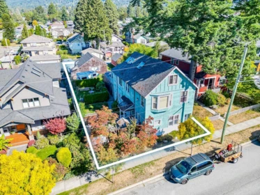 352 W 15th Street, North Vancouver, BC, North Vancouver — Single Family Residence for sale