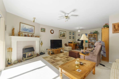Kitchen Island Photo of 38 3380 Gladwin Road, Abbotsford, BC