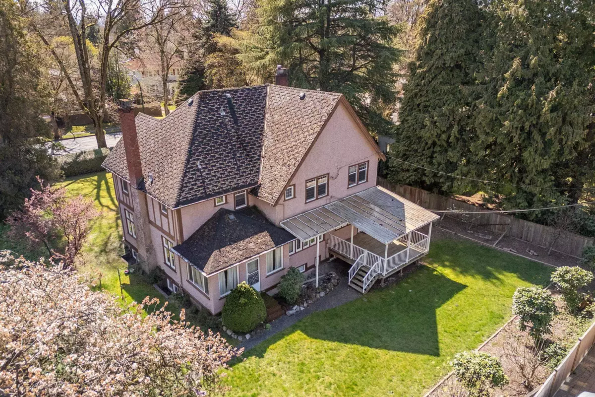 Family Room Photo of 1603 W 49th Avenue, Vancouver, BC