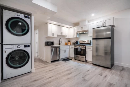 Mudroom Photo of 949 Lynwood Avenue, Port Coquitlam, BC