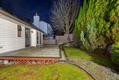 Staircase Photo of 949 Lynwood Avenue, Port Coquitlam, BC