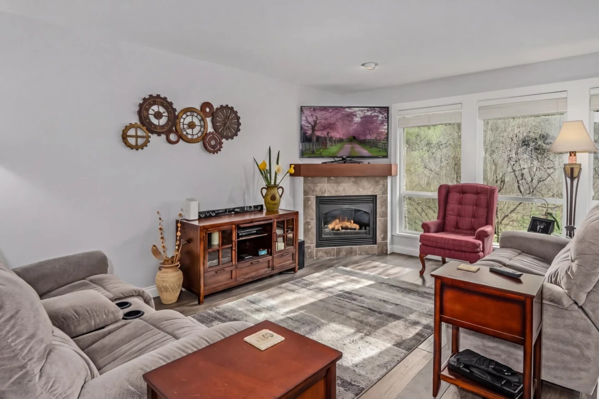 Living Room Photo of 81 32777 Chilcotin Drive, Abbotsford, BC