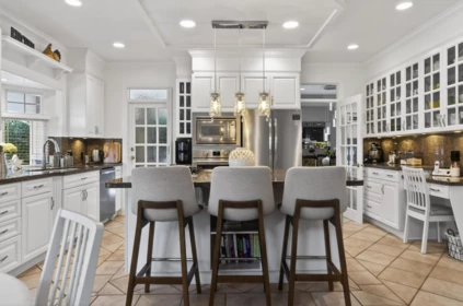 Kitchen Island Photo of 2932 139 Street, Surrey, BC