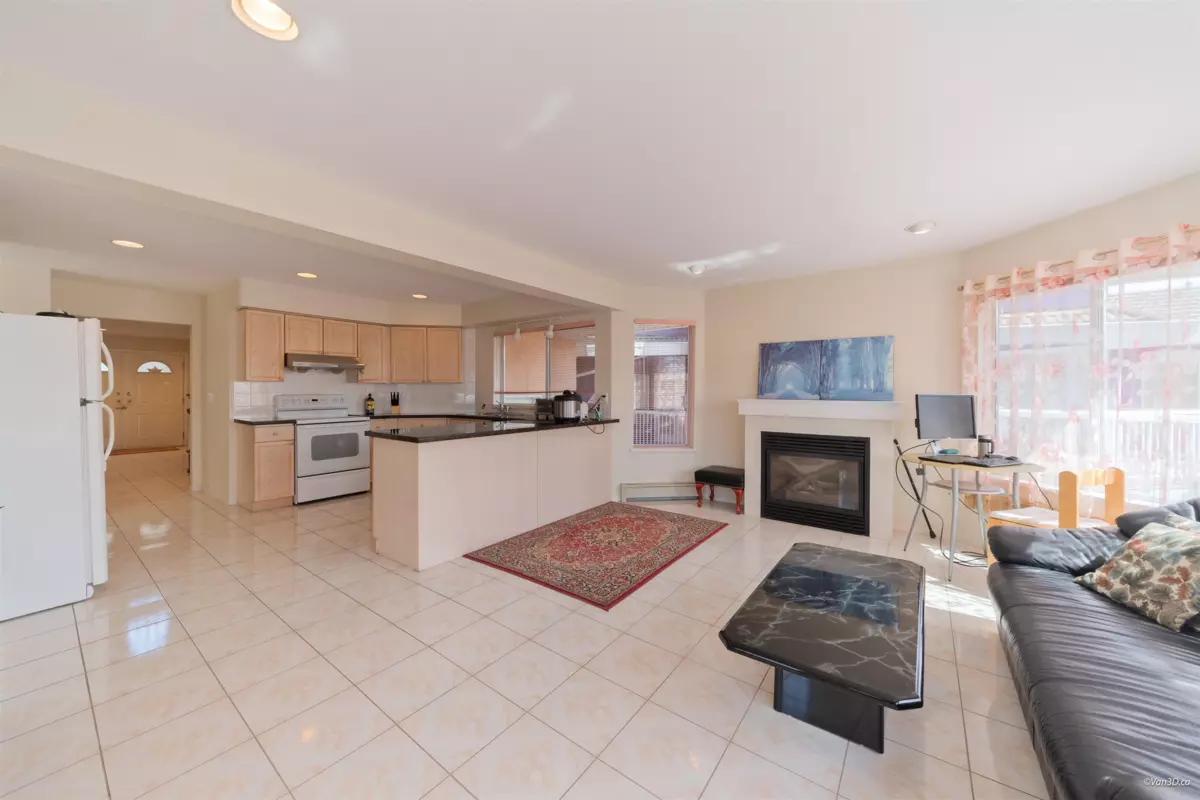 Dining Area Photo of 6758 Kitchener Street, Burnaby, BC