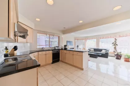 Breakfast Nook Photo of 6758 Kitchener Street, Burnaby, BC