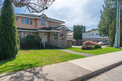 Hot Tub / Spa Photo of 6758 Kitchener Street, Burnaby, BC