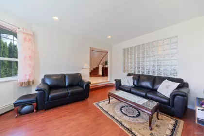 Walk-In Closet Photo of 6758 Kitchener Street, Burnaby, BC