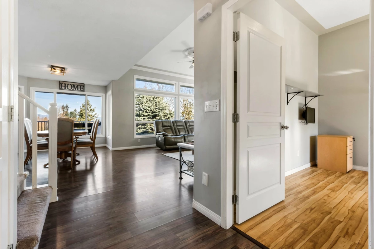 Dining Area Photo of 46286 Valleyview Road, Chilliwack, BC