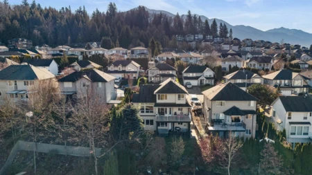 Community Amenities Photo (Clubhouse) of 46286 Valleyview Road, Chilliwack, BC