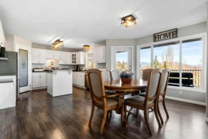 Primary Bedroom Photo of 46286 Valleyview Road, Chilliwack, BC