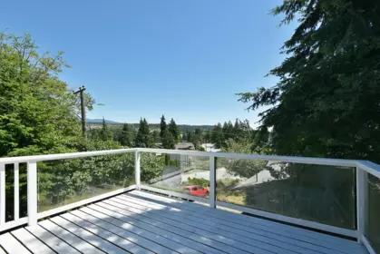 5727 Trail Avenue, Sechelt, BC, Sechelt — Single Family Residence for sale