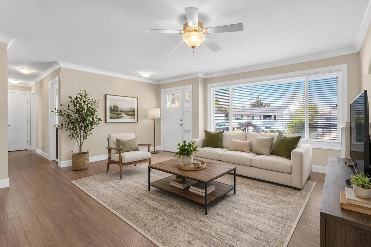 Living Room Photo of 14682 111 Avenue, Surrey, BC