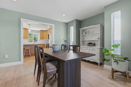 Kitchen Island Photo of 23623 Tamarack Lane, Maple Ridge, BC