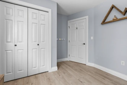 Mudroom Photo of 23623 Tamarack Lane, Maple Ridge, BC